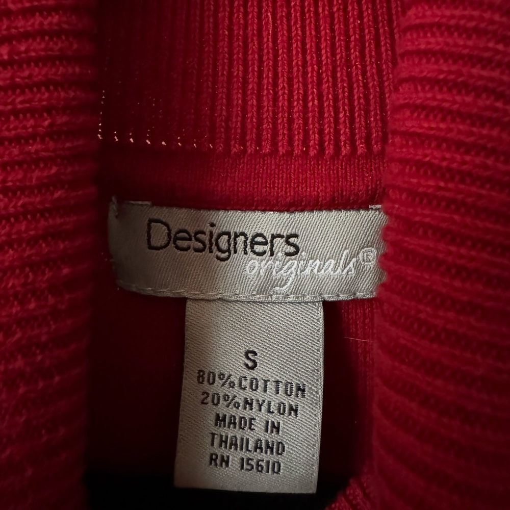 Sleeveless Red Turtleneck Top - Picture 4 of 5